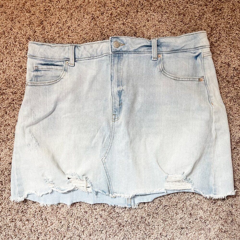 Wild Fable Distressed Denim Mini Skirt Light Wash High Rise Raw Hem Size 16